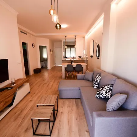 Apartment Fabuloso Apto 1-5 Personas Torrequebrada-benalmadena Piscina Terraza Parking Wi-fi Benalmadena